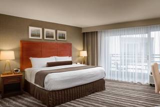 Crowne Plaza Portland-Lake Oswego