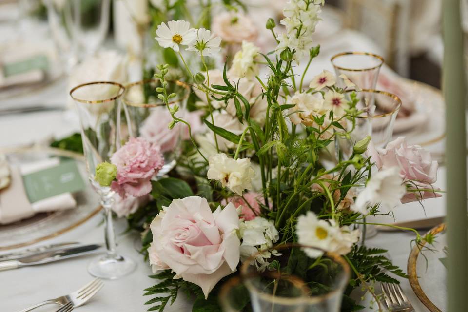 Romantic Flush Floral Table