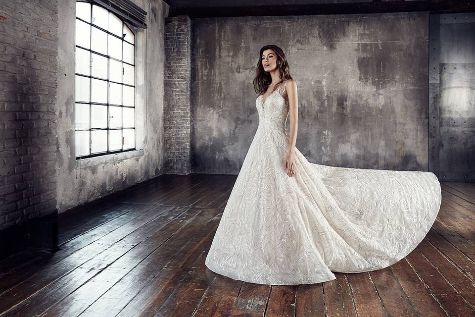 9511, Allure Bridals, Available at Lulu's Bridal Boutique, Lulu's Bridal, Dallas, Texas, Fi…