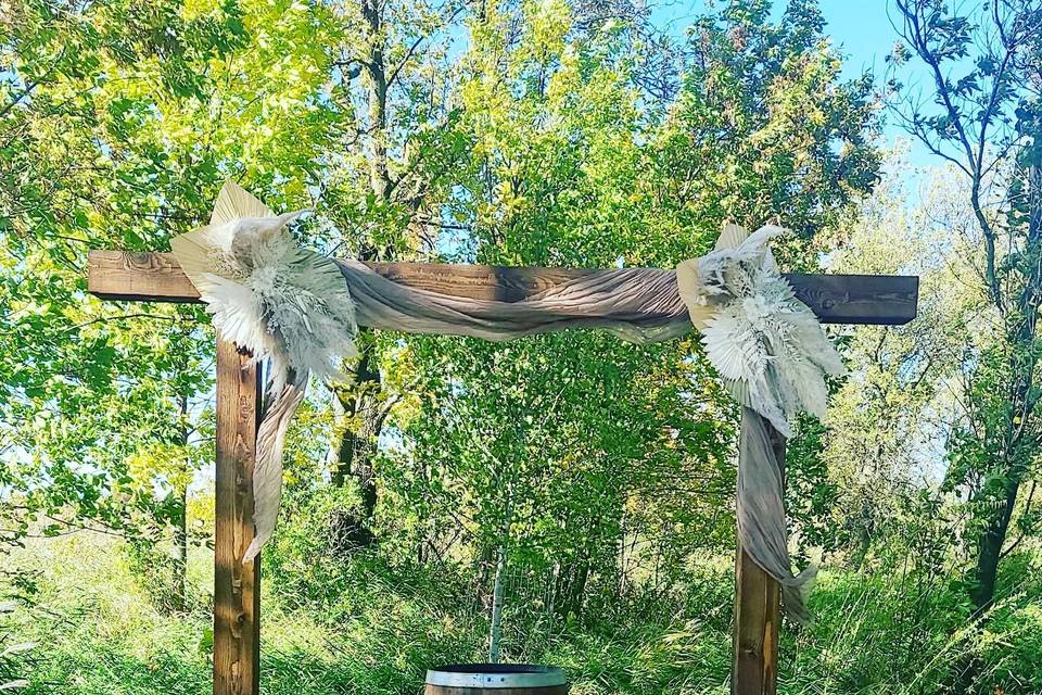 Arch for barn wedding