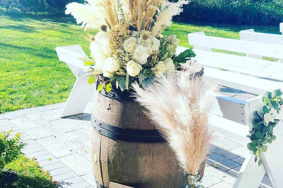 Beautiful ceremony decor!