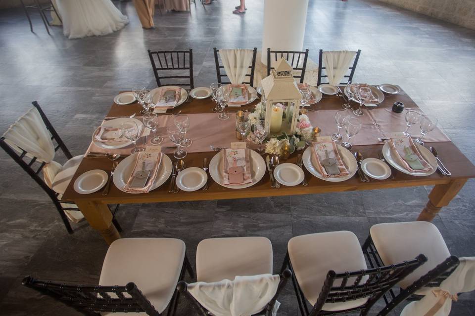 Elegant blush table set up!