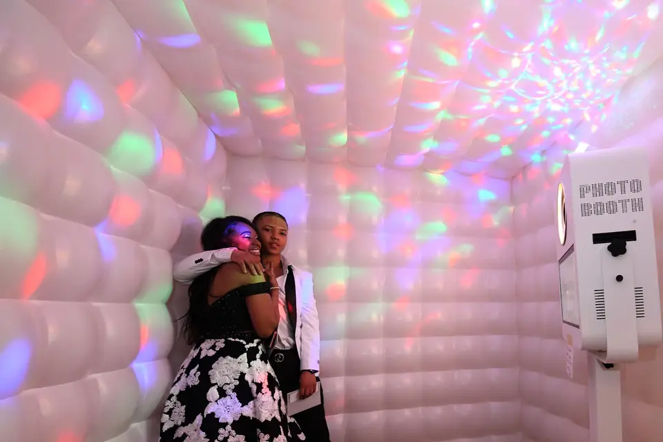 Starlight Photo Booth - Photo Booth - Louisville, KY - WeddingWire