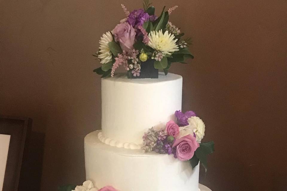 Buttercream with fresh flowers