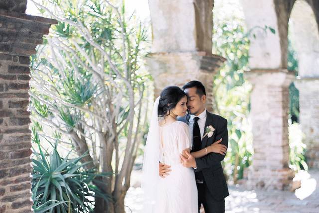 Couple's kiss
