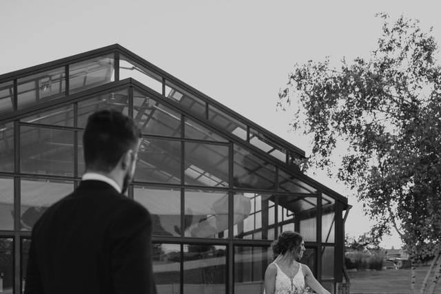 B&G - Poolside
