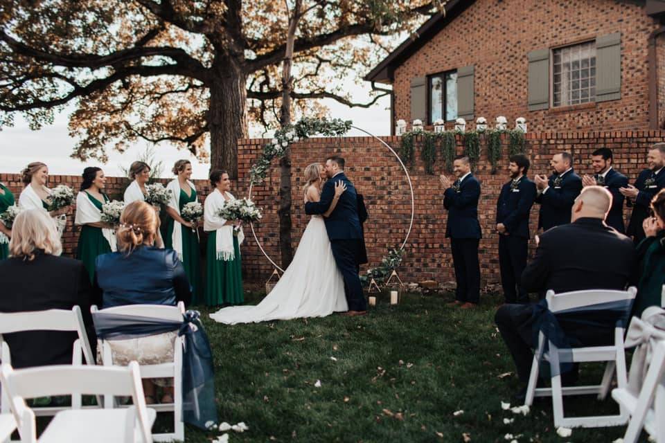 Outdoor wedding - wall shot