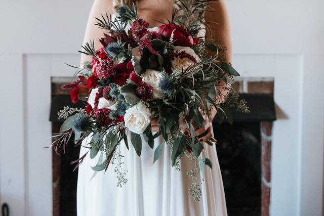 Bride holding her bouquet