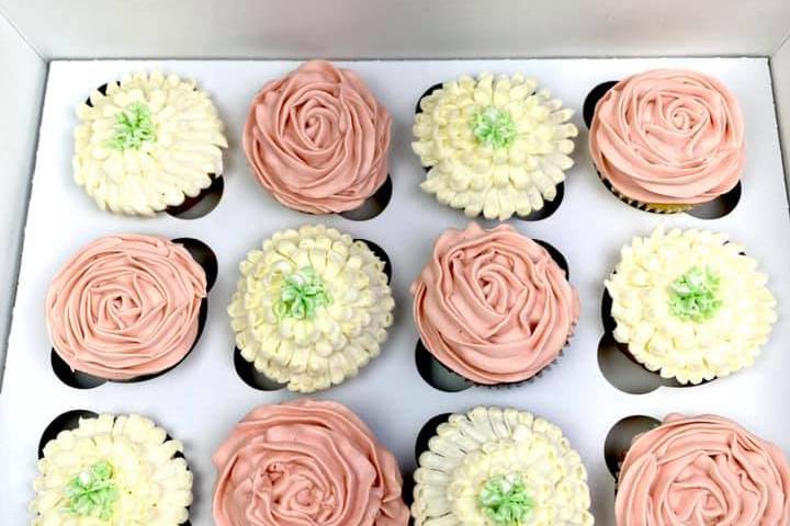 Piped Buttercream Cupcakes