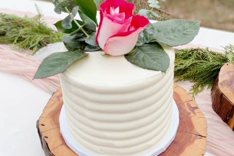 Simple grooms cake