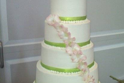 White Wedding Cake with Velvet Ribbon — Sourced Co.