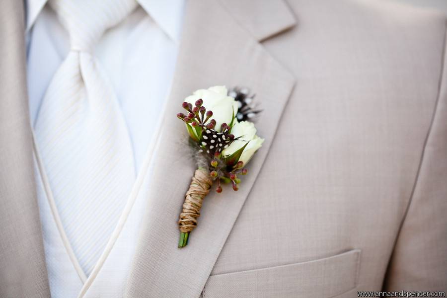 White boutonnière