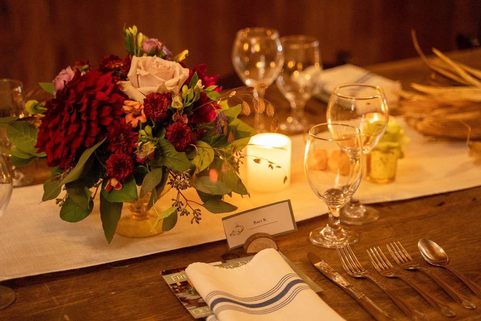 Warm and inviting centerpieces