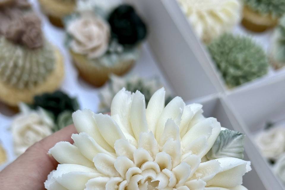 Floral cupcake