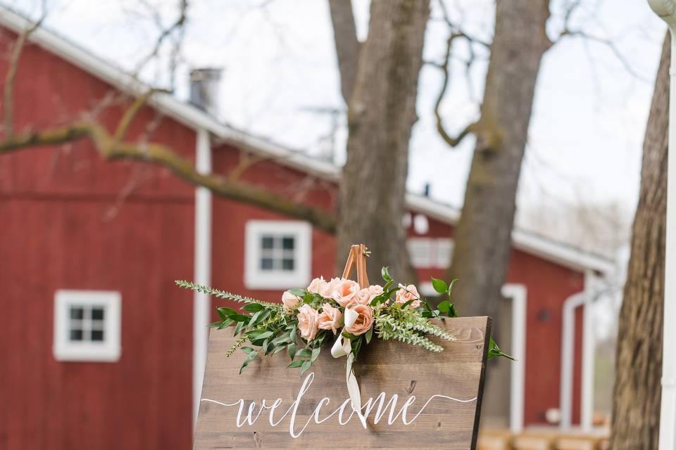 Welcome sign flowers