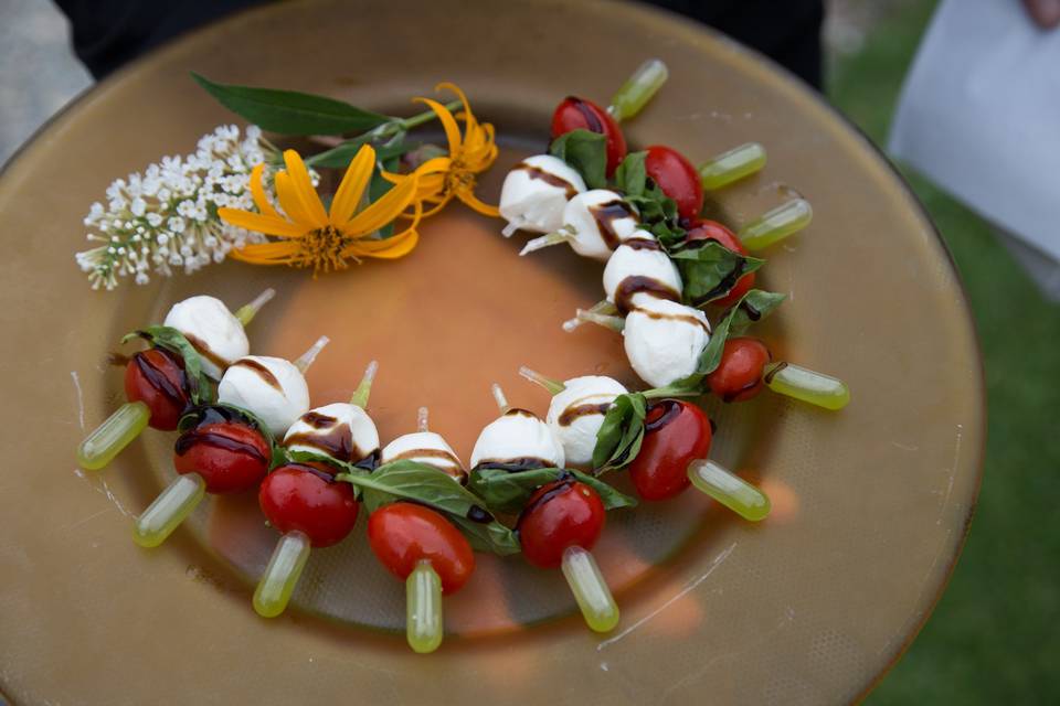 Caprese salad bites