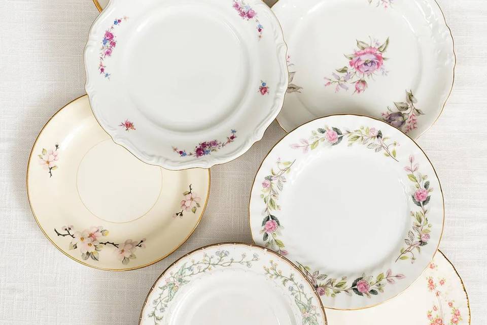 Mismatch dinnerware options