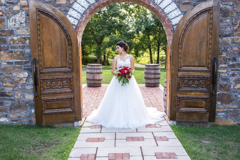 Romantic waterfall bouquet