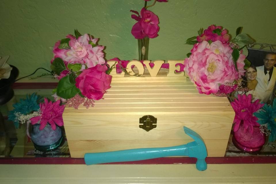 Love Box Unity: Made by Aimee ClelandThis love box was personally designed for a wedding we preformed. If interested in one please let us know and we will provide you with all the information you need.