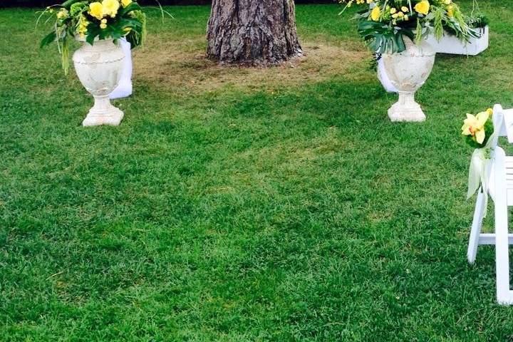 Bridesmaids holding bouquet