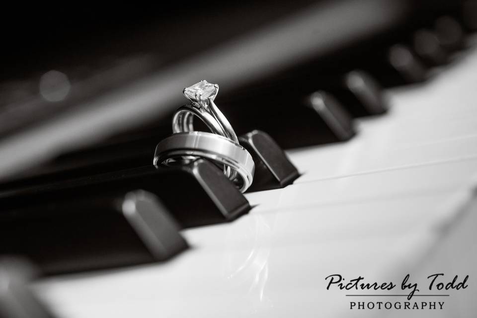 Rings on the piano