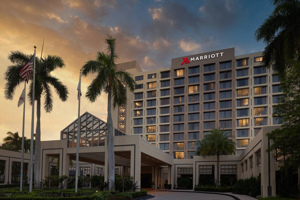 Did you know that the Boca Raton Marriott is located at Boca Center ?! It  offers a variety of difference restaurants and shops, so there is…