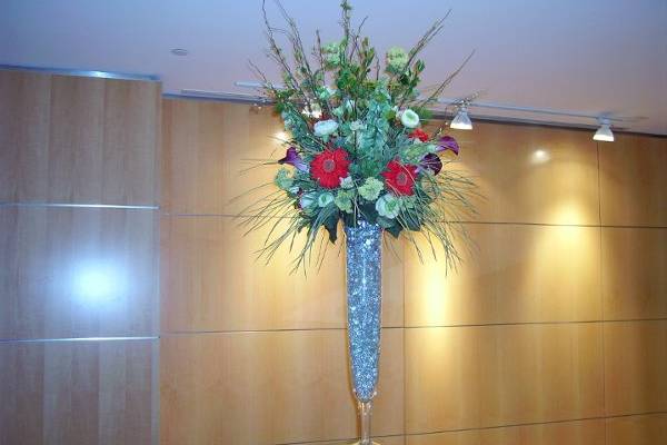 We are the in-house florist of Madison Hotel DC (See the hotel lobby for weekly floral display)