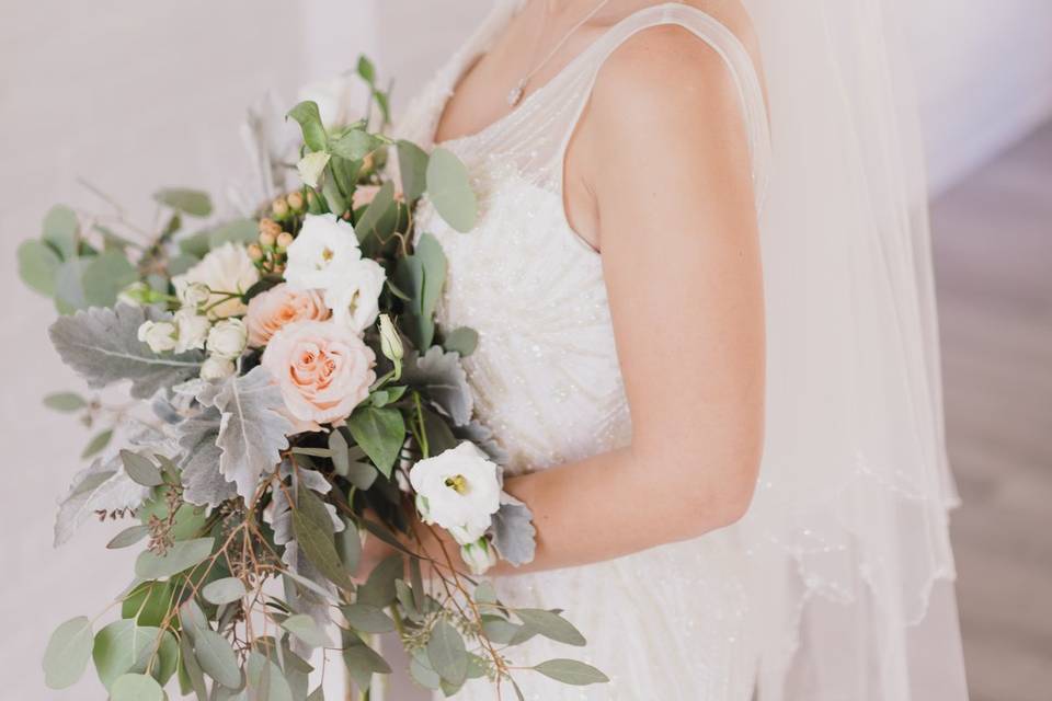 Smiling  bride  | Photo by : Adela Antal Photography