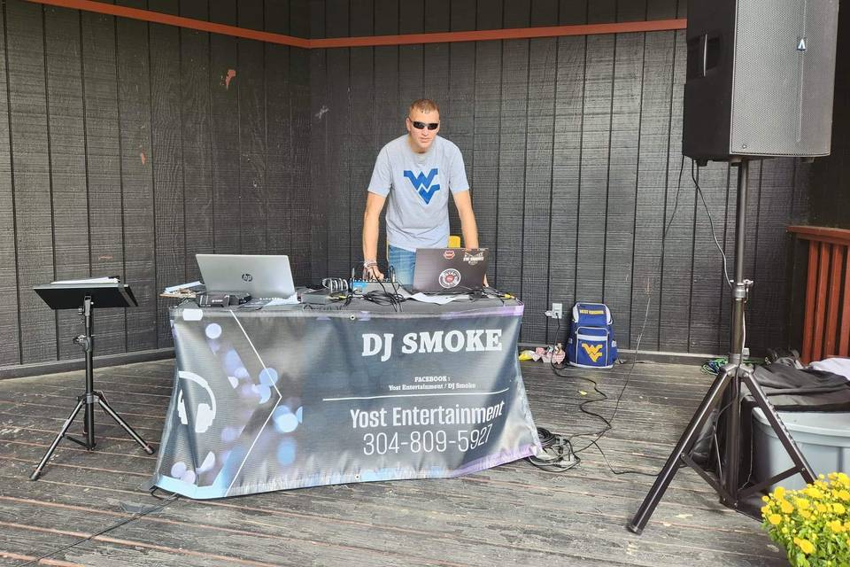 DJ SMOKE in the booth