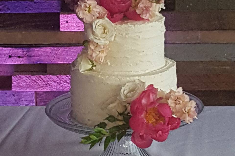 Floral cake with texture