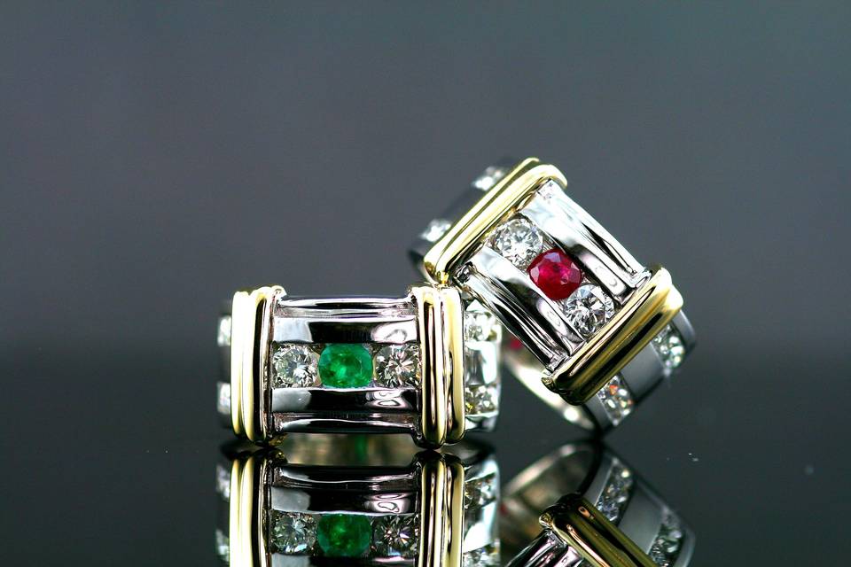Diamonds, emerald & ruby 18k