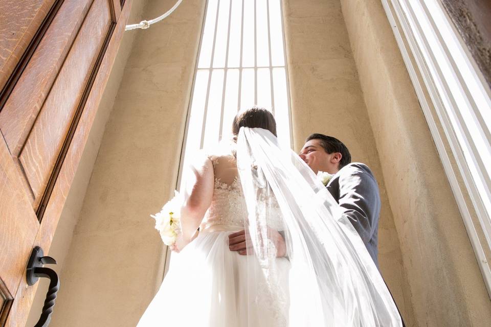 Smiling bride - Peary Photography