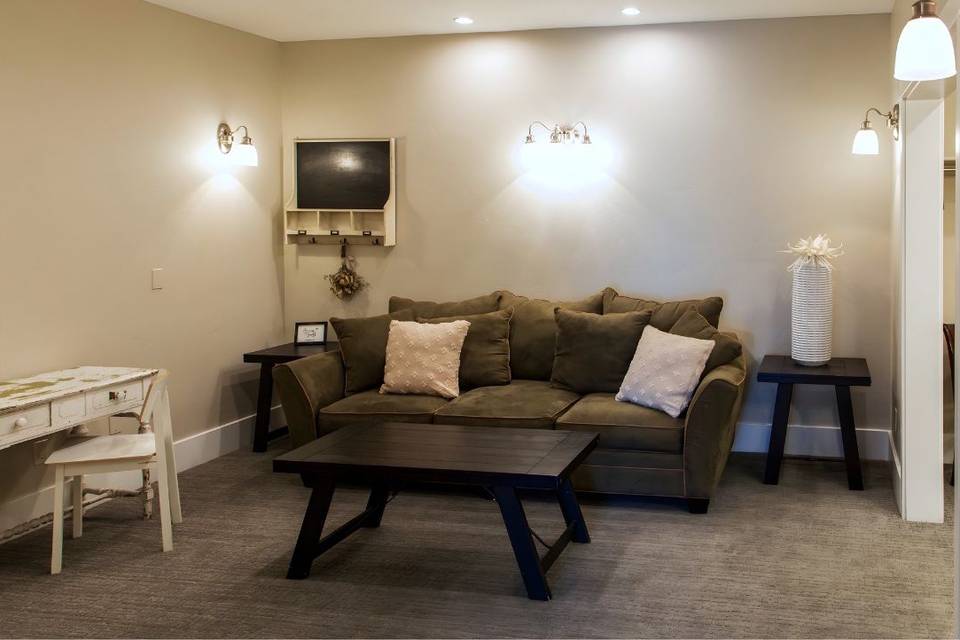 Dressing / Sitting Area