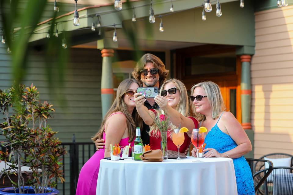 Poolside reception selfies