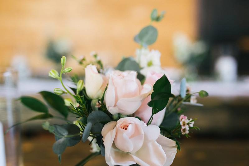 Bud vase with floral