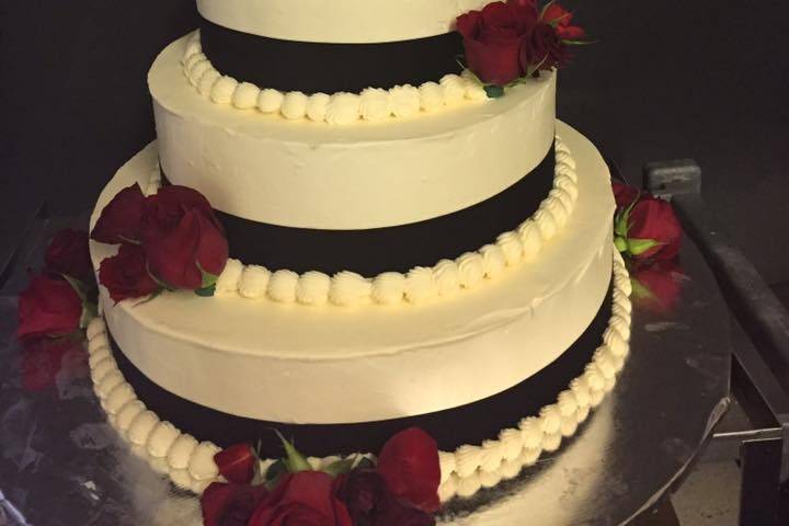 Ribbon & Roses Wedding Cake