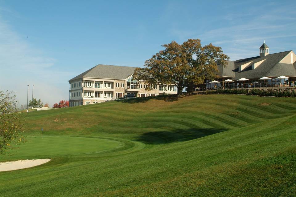 Clubhouse & Hotel