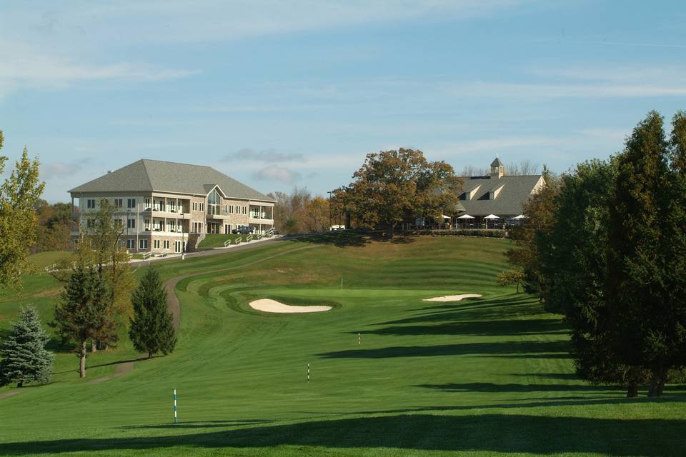 Clubhouse & Hotel