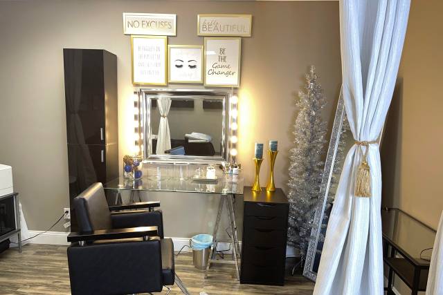 Treatment room and makeup chair