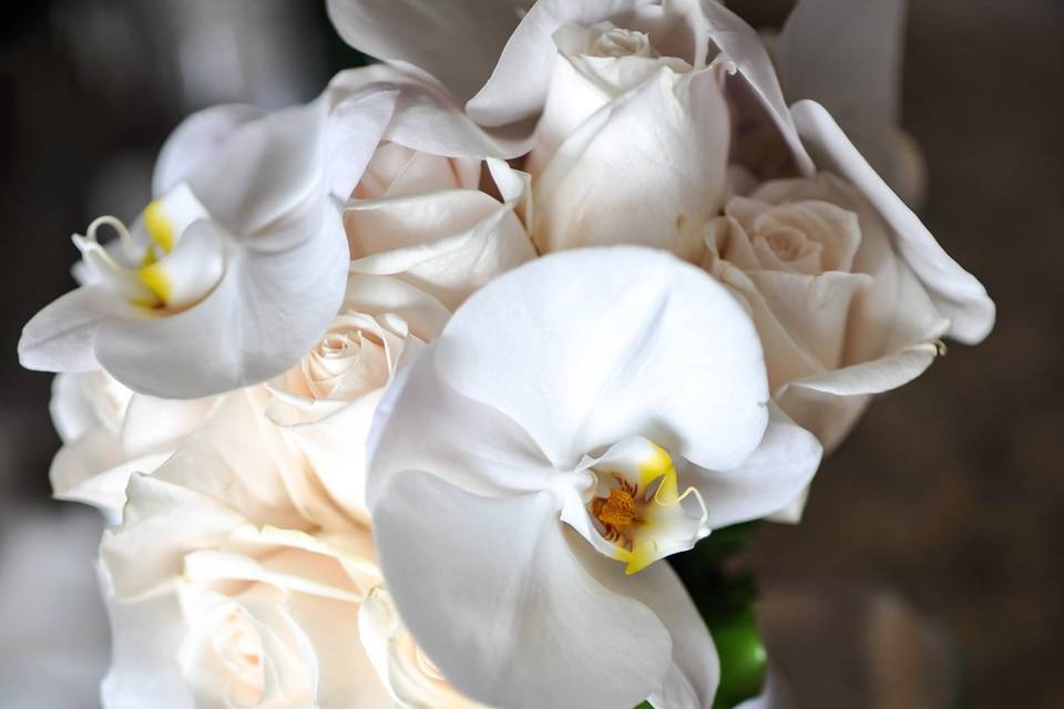 Orchid and roses bouquet
