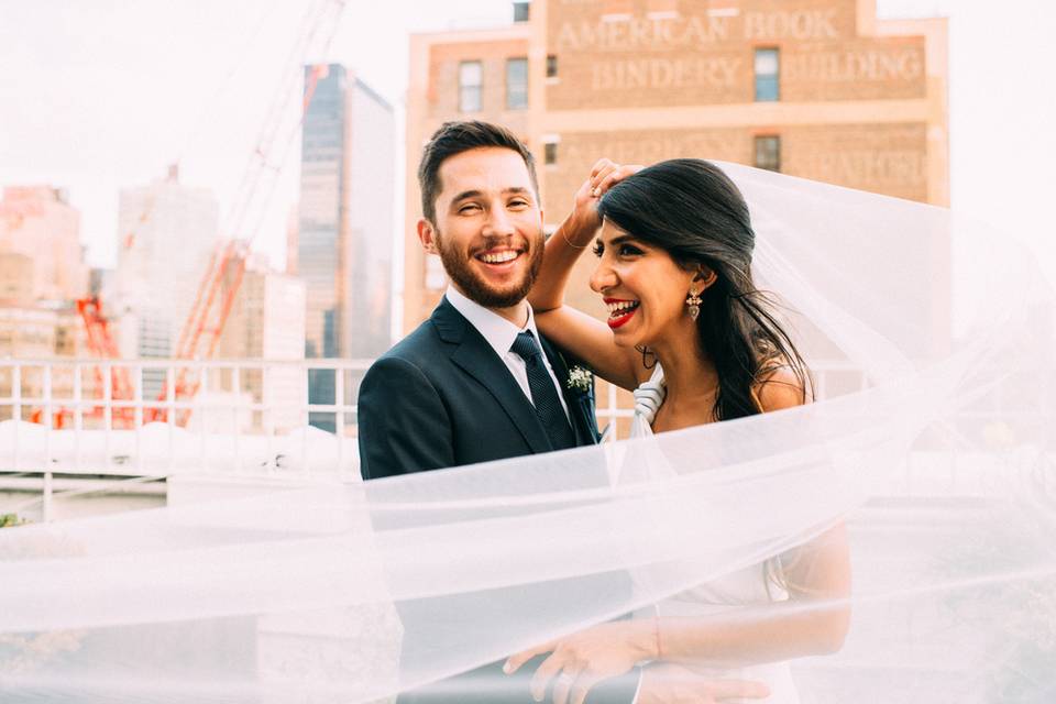 Manhattan wedding couple