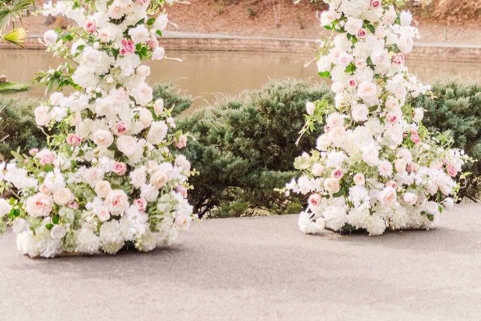 Everly Floral Pillars