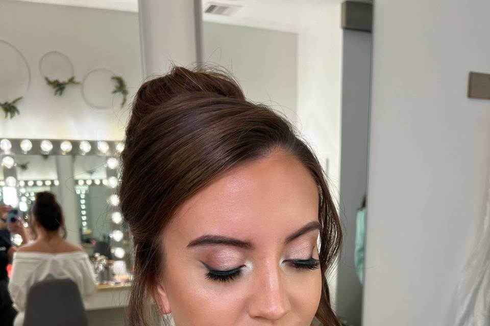 Mauvy eye look