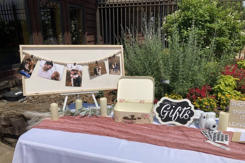 Gift Tables