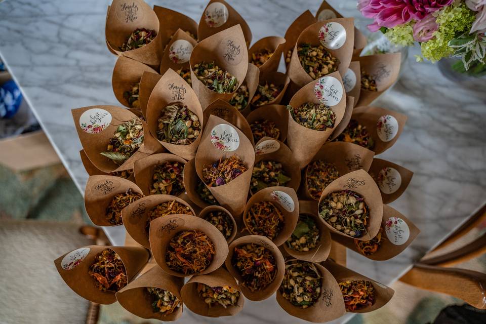 Wedding toss confetti cones