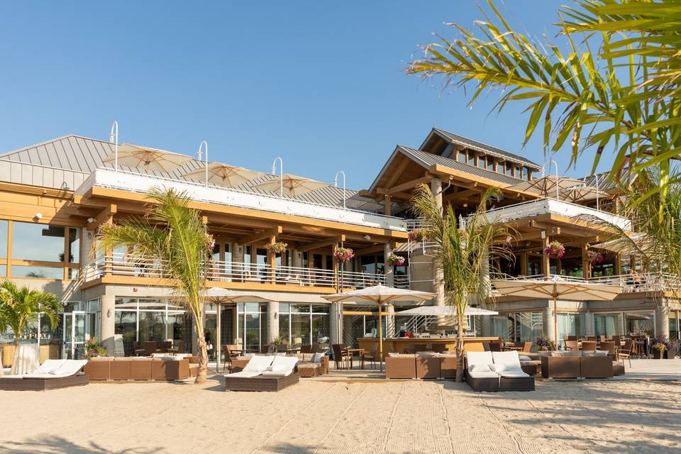 Beachfront Weddings