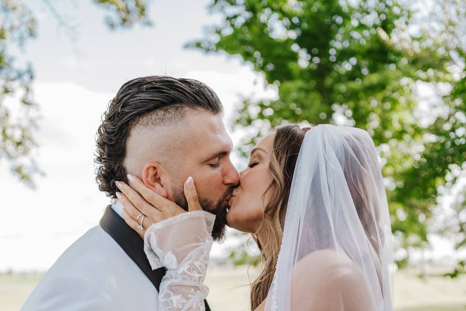 BRIDE & GROOM