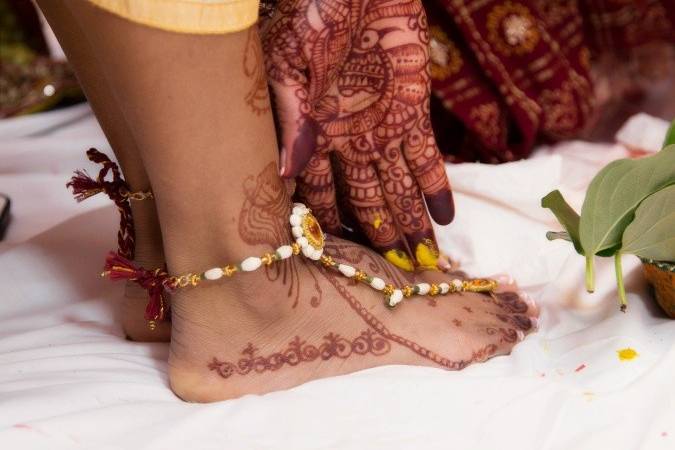 Hand and foot henna