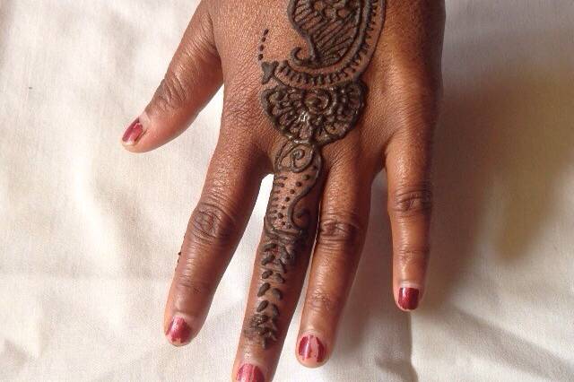 Hand henna