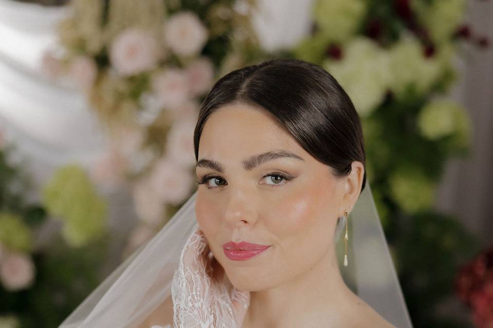 Mobile hair and makeup near me
